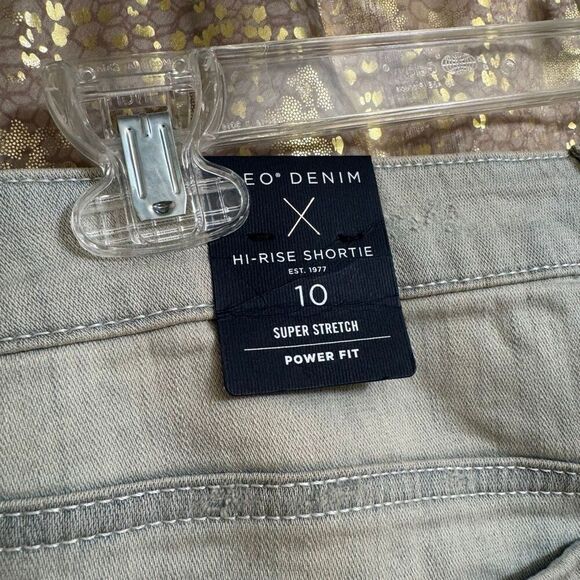 American Eagle High Rise Shortie Light Wash Lace Pocket Stretch Shorts 10 NWT - Picture 10 of 11